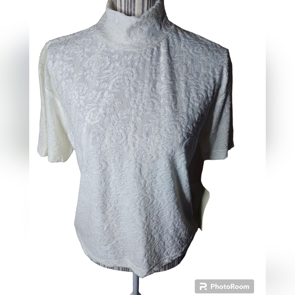Frazier Lawrence women's  cream short sleeve mock neck top size L